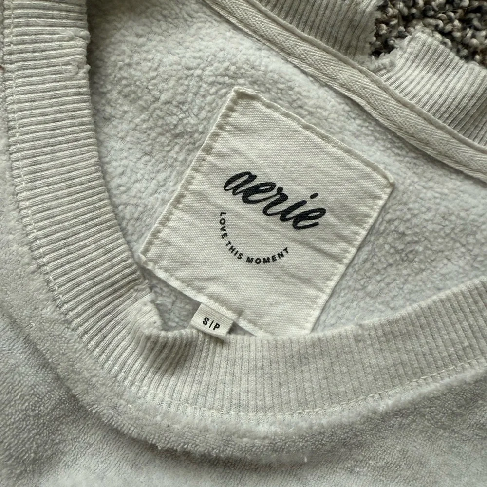 Aerie Women's Light Gray Sweatshirt - Picture 2 of 4